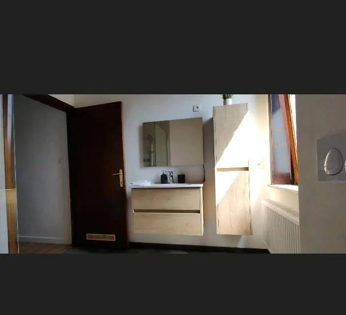 Marci Room Sweethome Marcinelle Guest house
